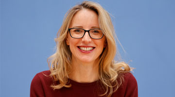 Alena Buyx - Photo Metodi Popow