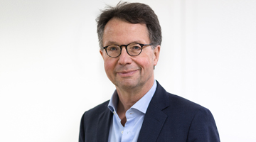 Prof. Peter Henningsen